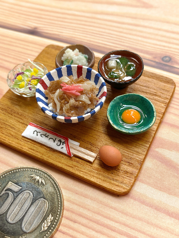 【ミニチュアフード】いつもよりちょっと贅沢な牛丼定食B【生卵おかわり付き】