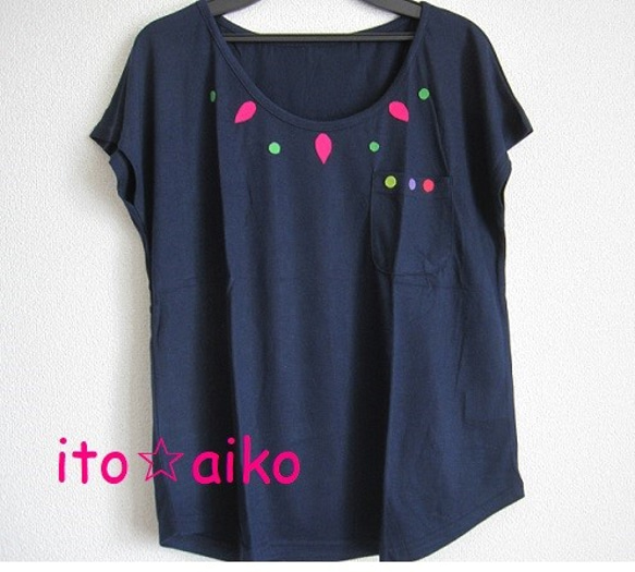 レーヨンのてろん感が良し♪エスニック調☆カラフルTシャツ☆☆（ネイビー）