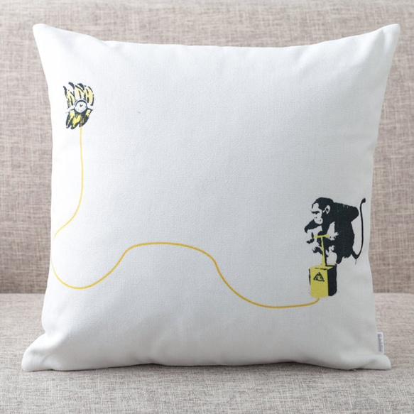 クッションカバー Banksy バンクシー Monkey Banana Bomb jubileecushionba067