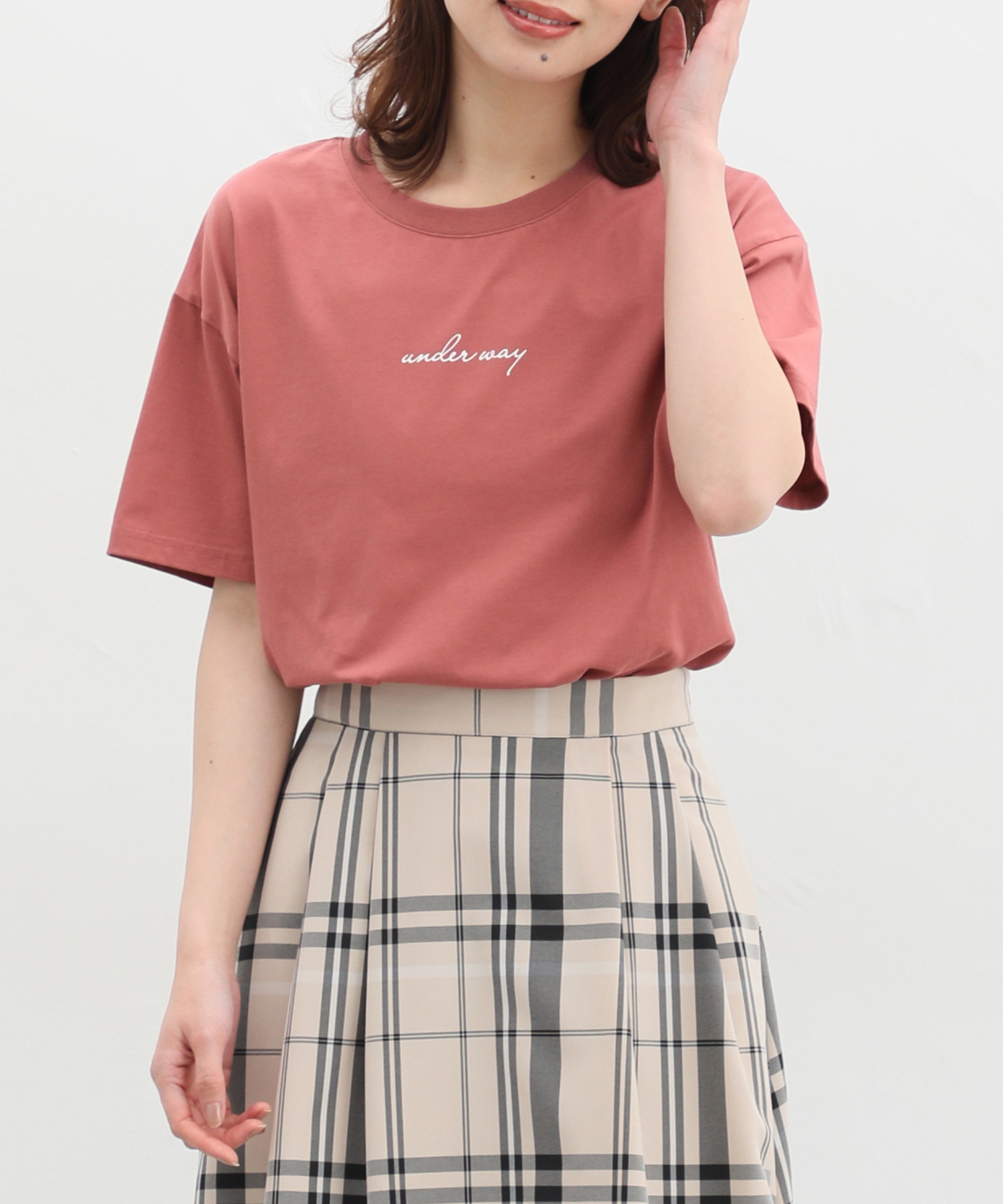 ハニーズ/きれいめロゴＴシャツ トップス Tシャツ レディース 半袖 ロゴ 接触冷感 夏