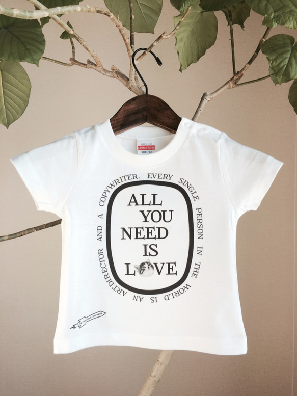 ALL YOU NEED IS LOVE 猫 キッズ Tシャツ