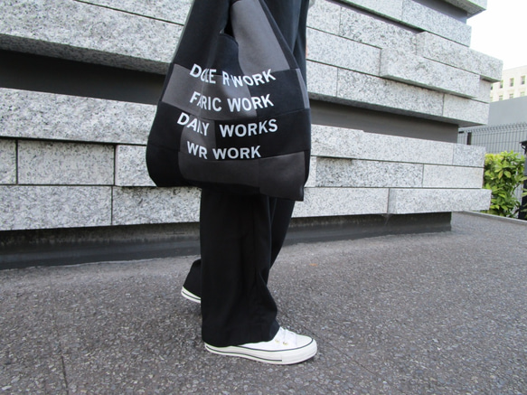 BICOLOR PATCH WORK CHUBBY TOTE BAG /  COLOR / BLACK X GRAY