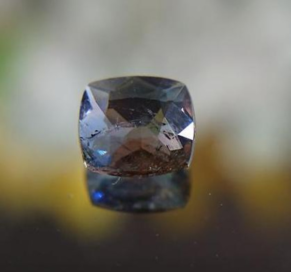 アキシナイト ブルー　0.3ｃｔ　☆860　ブルーティントアキシナイト