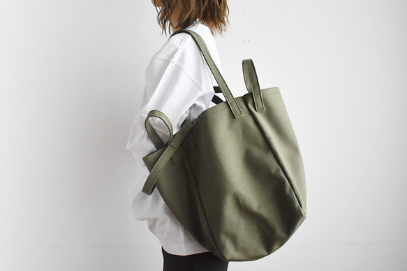 DROP SHOULDER TOTE BAG（オリーブ / カーキ）