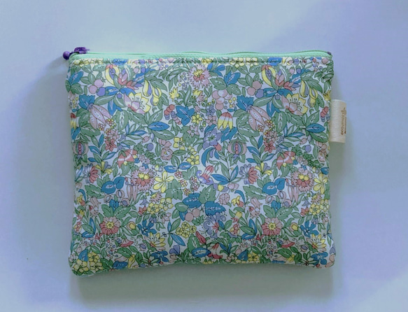 フラットポーチ　Liberty Hyde floral