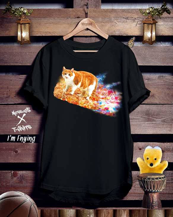 ねこエビフライ黒Tシャツ「Im Fnying」