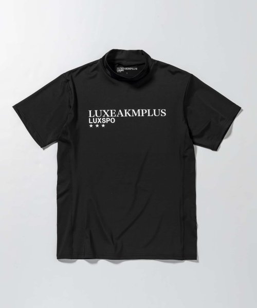 LUXEAKMPLUS(リュクスエイケイエムプラス)スポーツロゴモックネック半袖Tシャツ【ゴルフ】