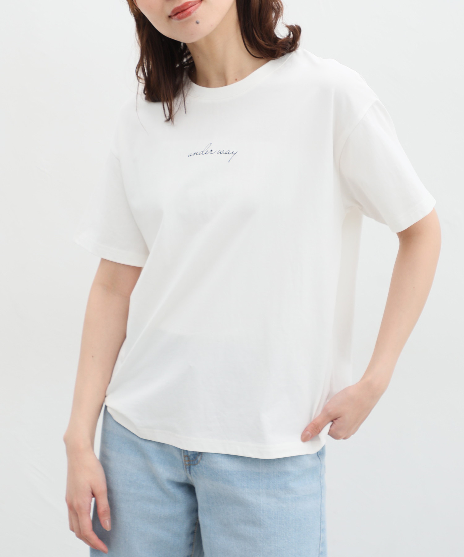 ハニーズ/きれいめロゴＴシャツ トップス Tシャツ レディース 半袖 ロゴ 接触冷感 夏