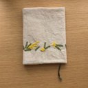 刺繍》ミモザのブックカバー