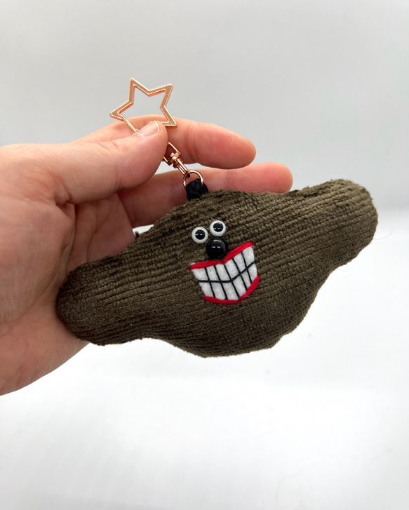 【9月下旬発送予定】KOKEHI375 歯むき出し Creepy Poop Plush Key Chain [3]