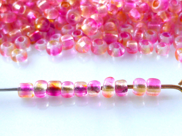 10ｇ8/0 2ｍｍ強　ピンク黄色　チェコシードビーズCzech Glass Bead⑨