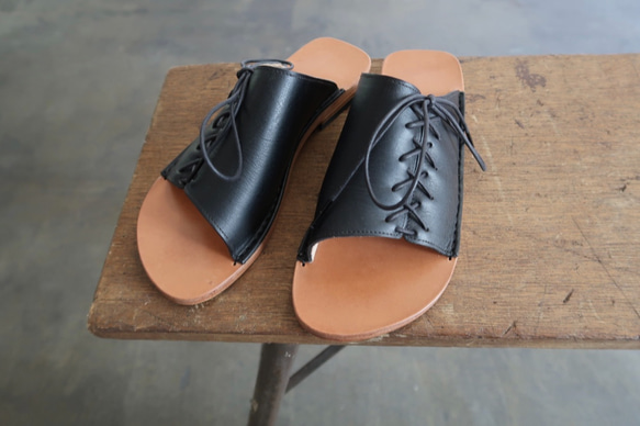 Lace-up sandal  / BLACK