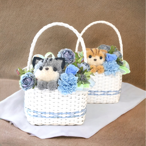 もこペット【猫・ブルーバスケット】プリザーブドフラワー カーネーション ねこ 花 ペット お供え 誕生日 フラワーギフト