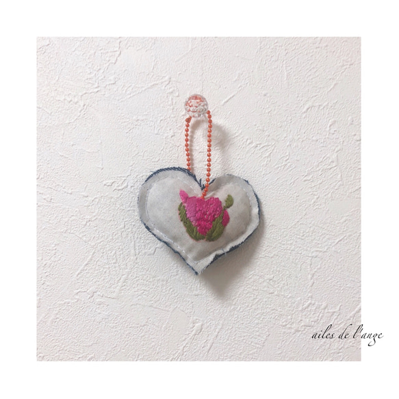 no.593 - flower embroidery ＊ heart charm ①