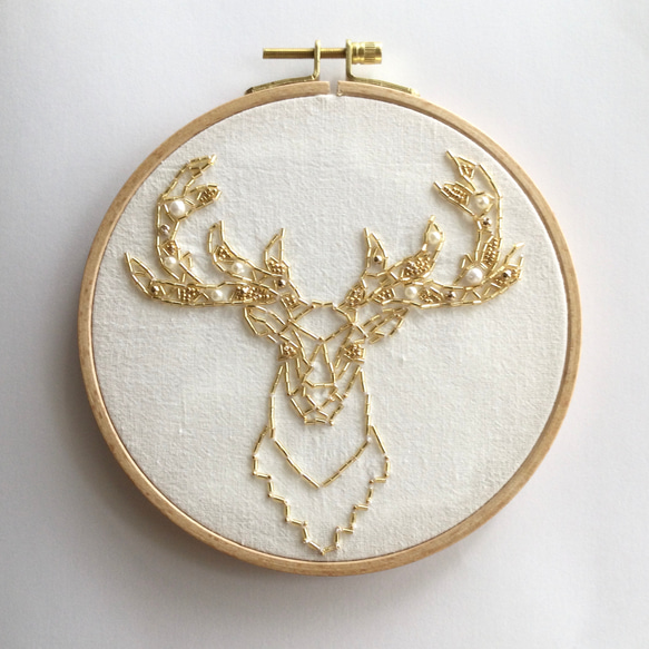 【刺繍枠絵画】キラキラビーズのトナカイ