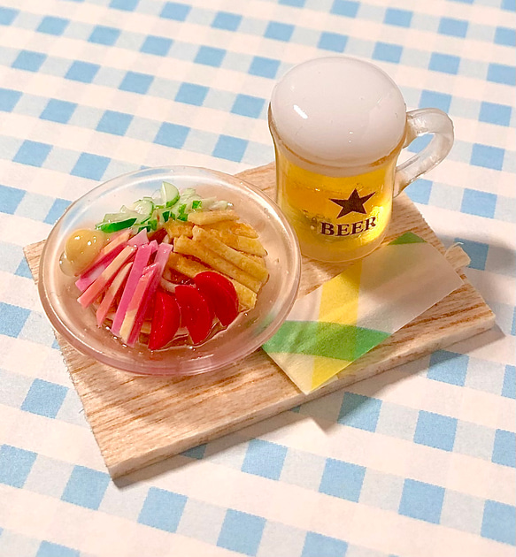 冷やし中華と生ビールのミニチュア