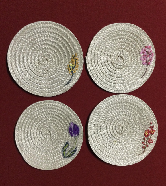 花の手刺繍コースター