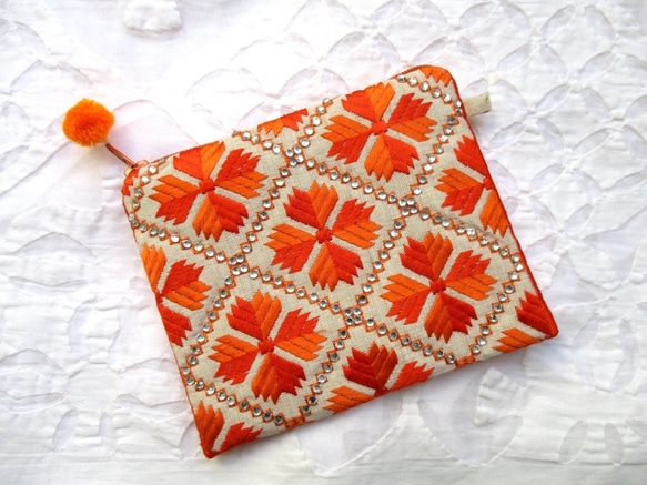 プルカリ花刺繍ポーチ　orange flower