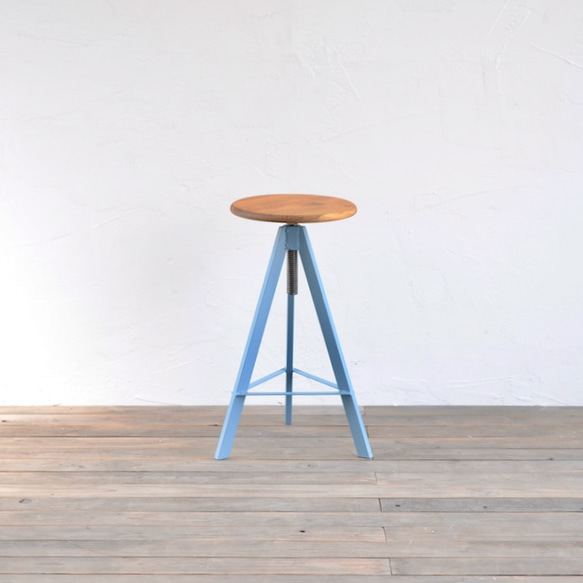 TRIPOD STOOL – HIGH / PINE