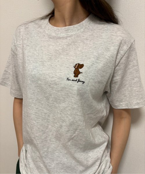 【TOM & JERRY/トムとジェリー】天竺ワンポイント刺繍 半袖クルーネックＴシャツ