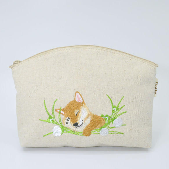 【再販】お昼寝わんこ刺繍（柴犬）ポーチ〈リネン〉　マスクも入るサイズ