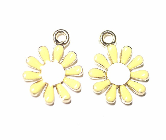 再販【2個入り】YELLOW DAISYイエローディージー花フラワーゴールドチャーム、パーツ