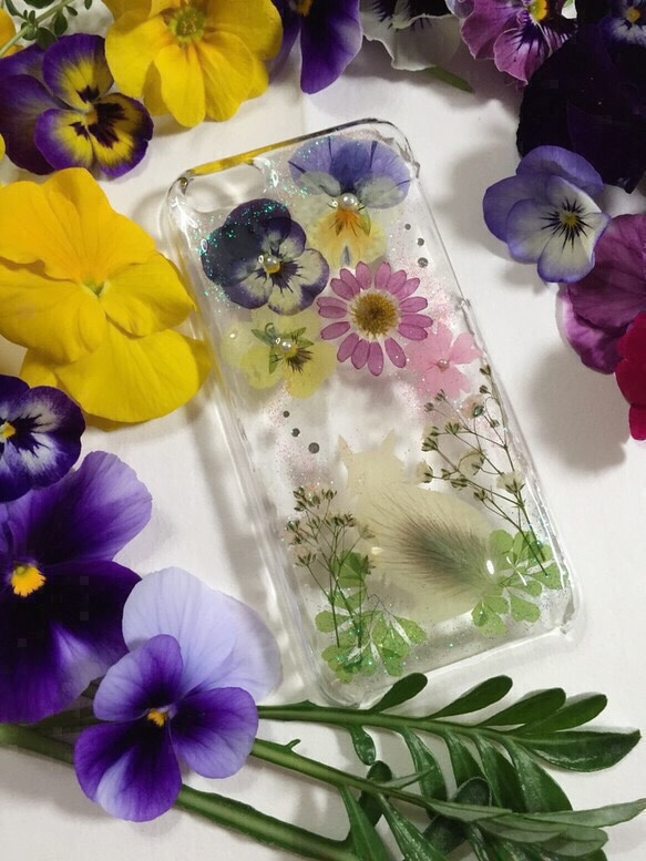 【再販】受注制作✨子猫と小花達✨押し花iPhone 11ケース