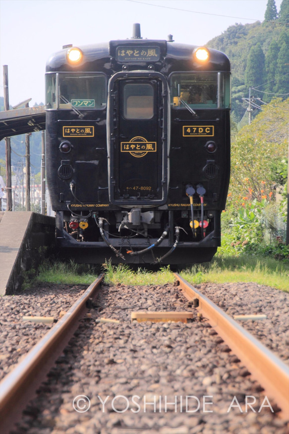 【額装写真】漆黒のレトロ列車「はやとの風」