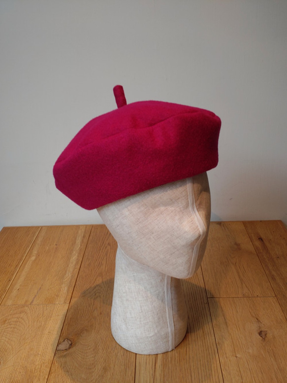 すっきりと大人かわいいベレー帽　beret scramble winered