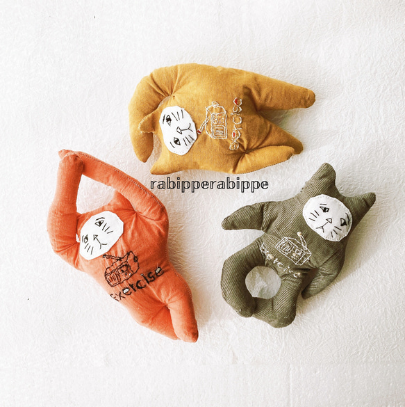 ラジオde体操　こまり顔猫　ぬいぐるみ　３匹セット　刺繍　送料無料　rabippe