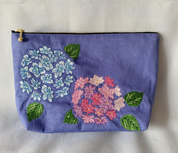 紫陽花刺繍のポーチ