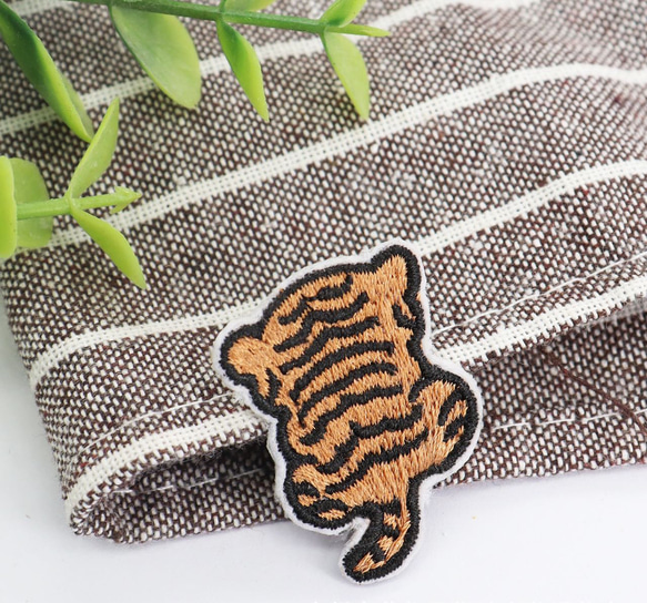 かわいい 虎ちゃん トラ 刺繍ワッペン