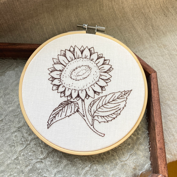 hoop himawari ひまわりsunflower線画刺繍　刺繍枠  壁掛けファブリックパネル