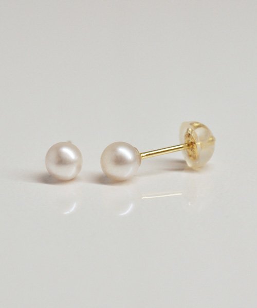 パールワンポイントピアス［4mm］ (YG)