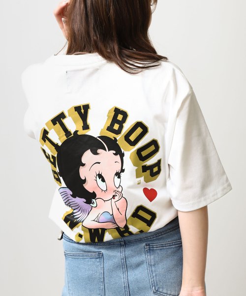 BETTYバックサークルTシャツ