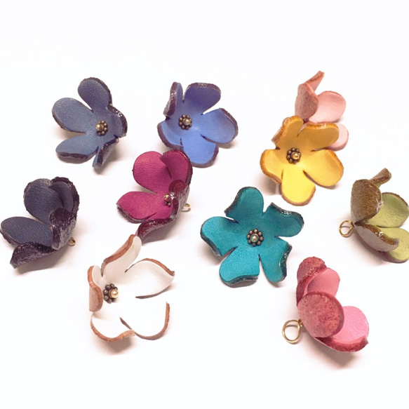 【Leather flower parts】ﾌﾟﾙﾒﾘｱMｻｲｽﾞ(ﾋﾟﾝ付）same color 2 pieces