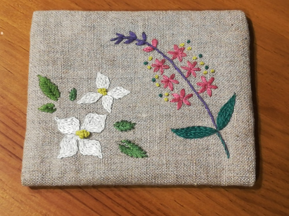 手刺繍☆ティッシュケース☆リネン（ヤマボウシとミソハギ）