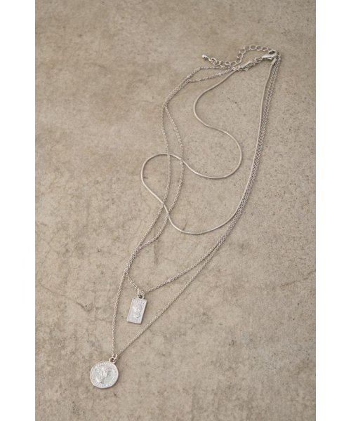 COIN THREE－STRAND NECKLACE