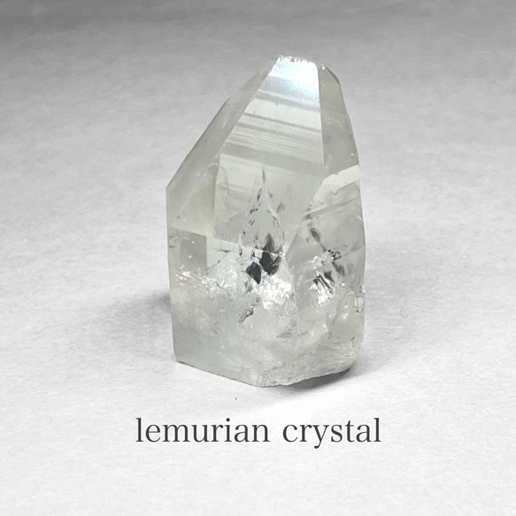 lemurian crystal / レムリアン水晶 I ( レインボーあり )