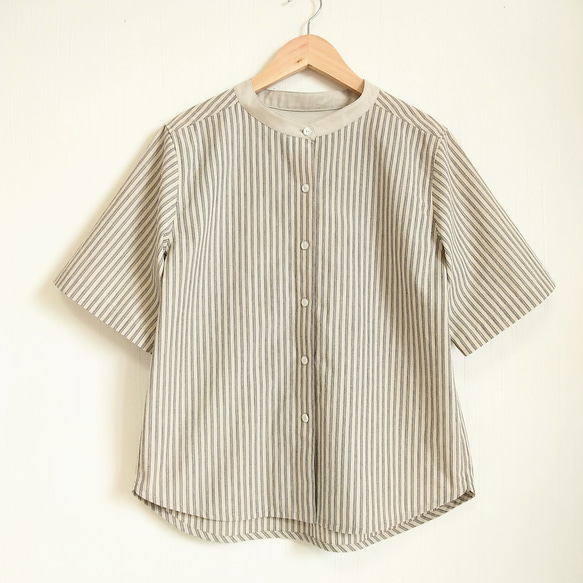 Classical stripes blouse 生成×ネイビー Ｍ～Ｌサイズ