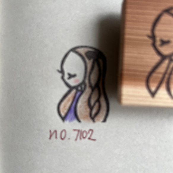 スタンプNo. 7102横顔の女の子