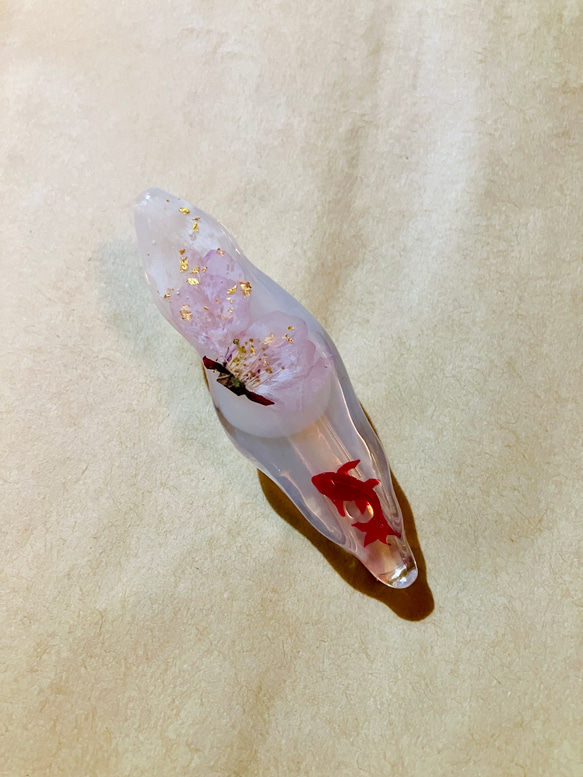 桜の押し花と鯉のレジンヘアクリップ✨金箔入り✨