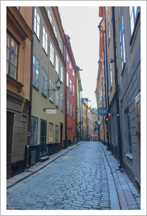 Gamla Stan（ガムラスタン）のとある通り ｜ スウェーデンの風景ポストカード