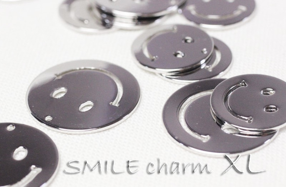 20mm【4個】SMILE＊にこちゃんチャーム-Ｋ29（XL）《銀色》