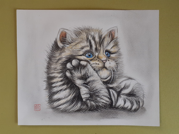 色鉛筆画　考えるお茶目猫