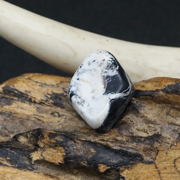 7,5ct White Buffalo Turquoise ホワイトバッファロー ターコイズ WB-03 ルース 天然石