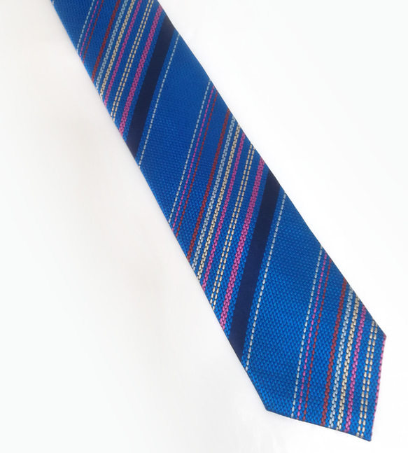 エレクトリックブルーのネクタイElectric blue necktie