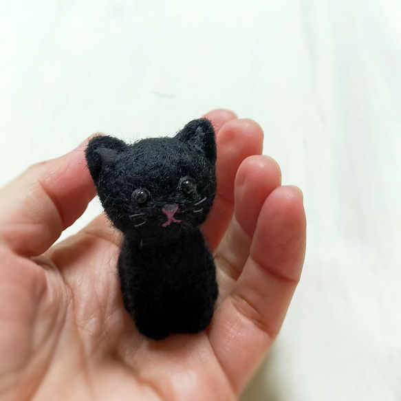 ■受注制作　羊毛フェルトの小さな子猫(黒猫)　猫グッズ　猫雑貨