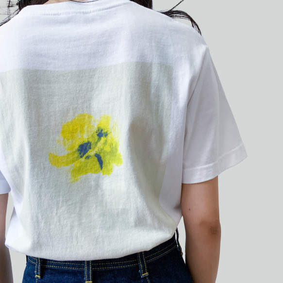 FLOWER GRAPHICS WHITE ハイクオリティー半袖Tシャツ　白