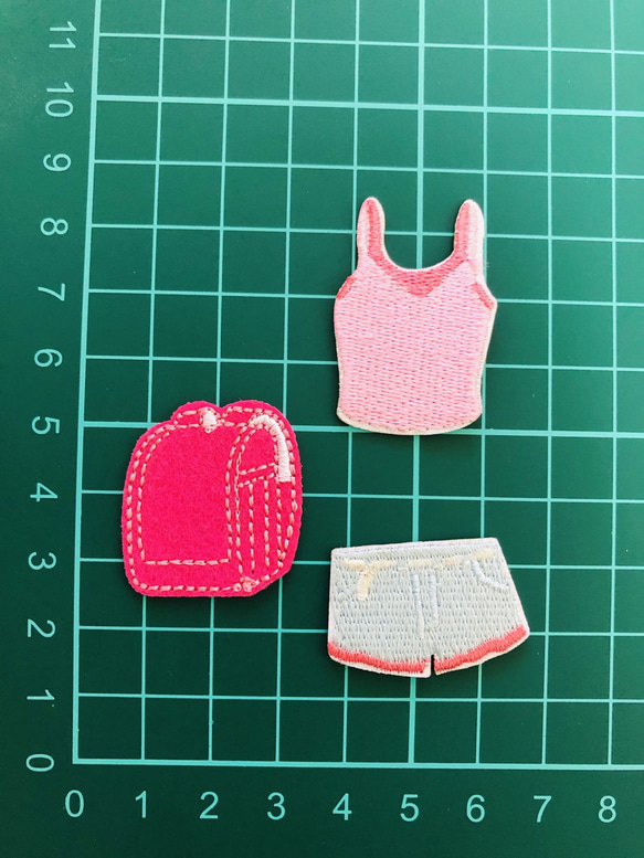 女の子刺繍アイロンワッペン